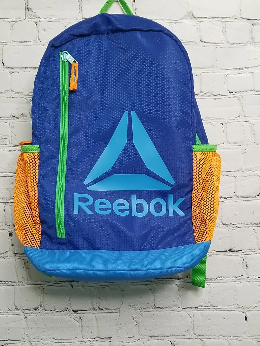 Reebok Backpack w/two side mesh pouches for bottles EUC
